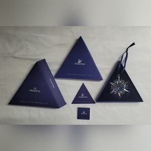2002 SWAROVSKI Annual Crystal Snowflake Christmas Ornament w/ Box & Papers